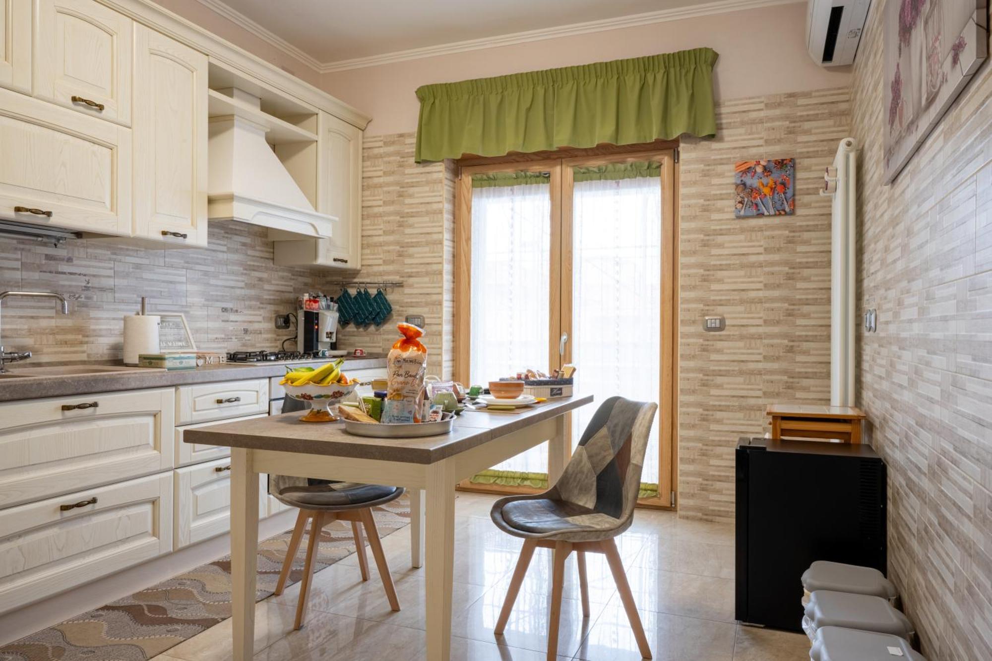 B&B Benvenuti Al Centro Caserte Extérieur photo