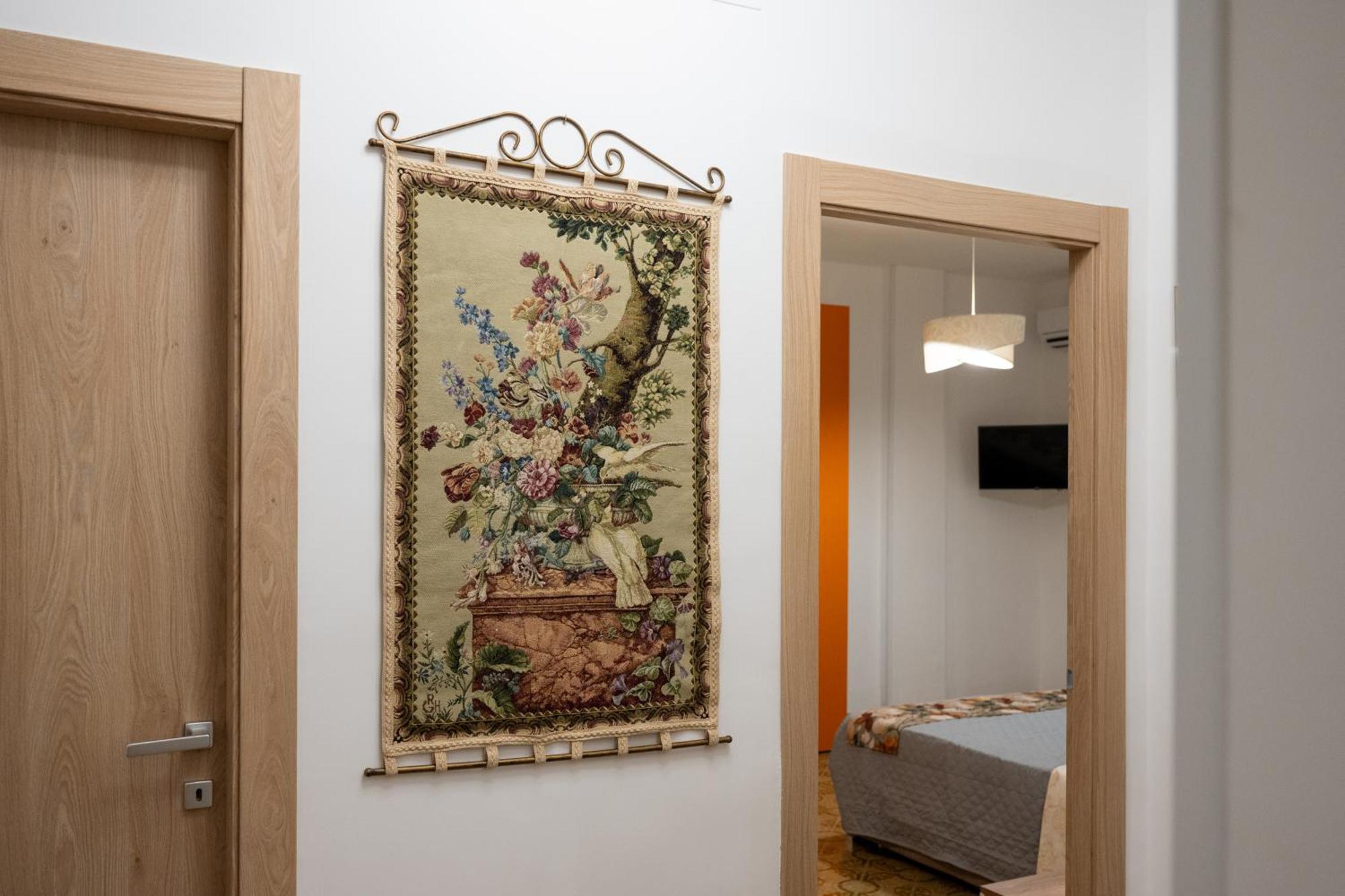 B&B Benvenuti Al Centro Caserte Extérieur photo